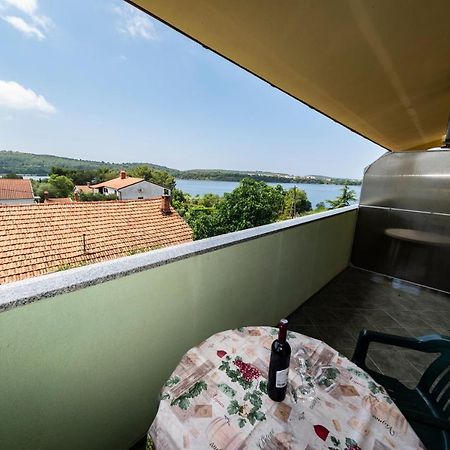 Apartments Krivicic Green Pomer Extérieur photo