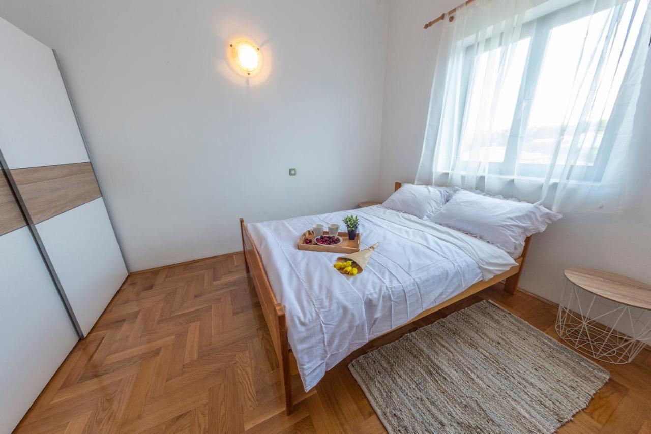 Apartments Krivicic Green Pomer Extérieur photo